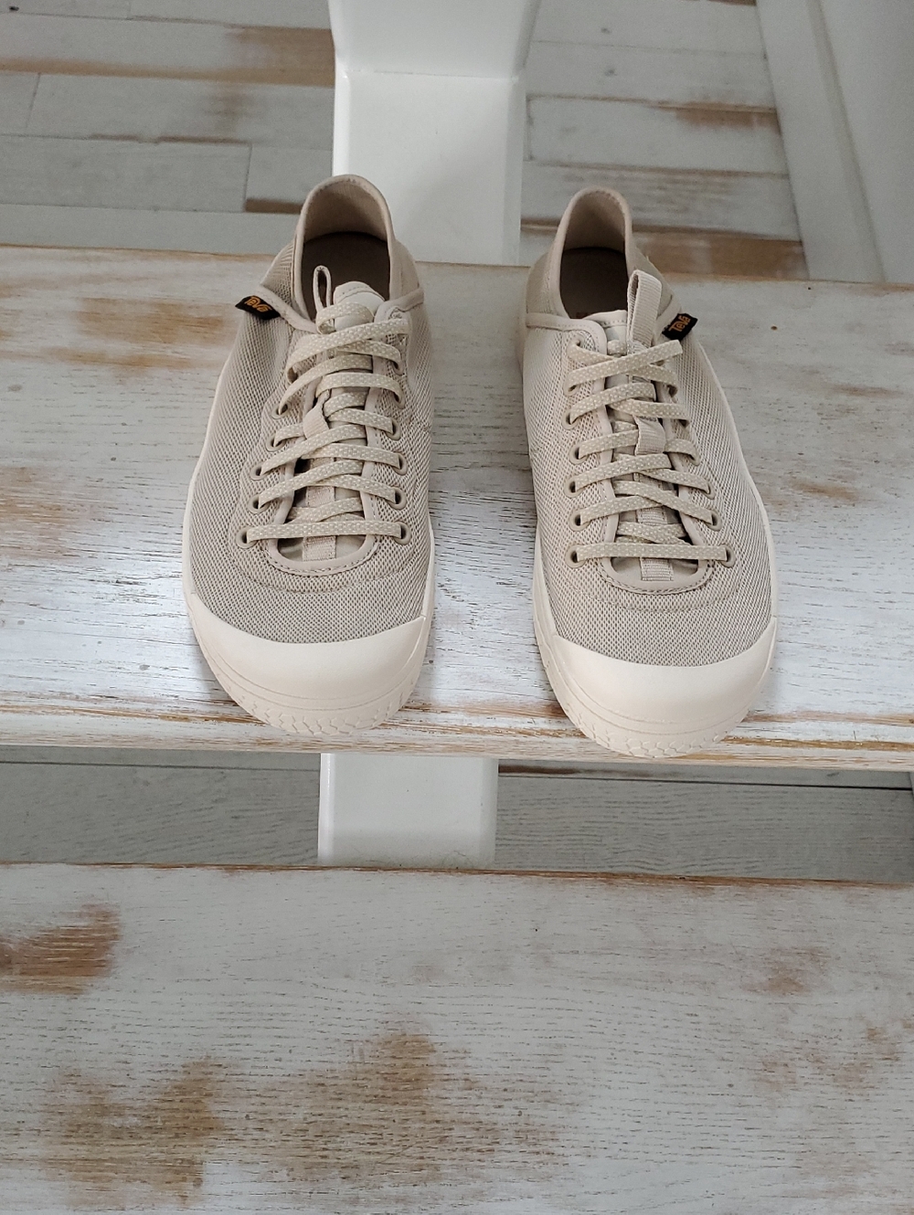 Teva Women's 10.5  mens 9 Collapsing Heal  Low-Top Sneakers in Light Beige